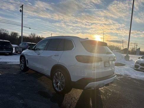 New 2026 BMW X5 xDrive50e image 5