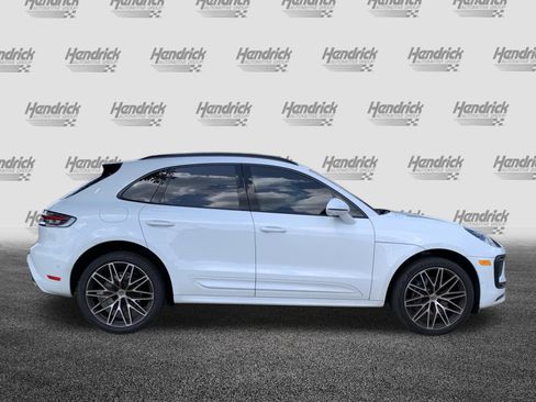 Used 2025 Porsche Macan AWD/4WD image 11