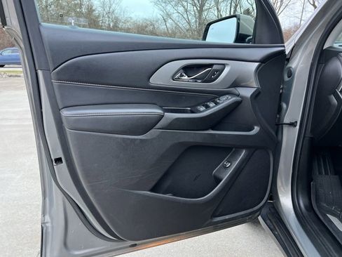 Used 2019 Chevrolet Traverse LT image 23