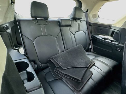 Used 2025 Honda Pilot Touring image 29
