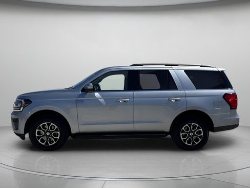Used 2024 Ford Expedition XLT image 5