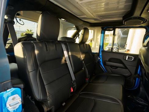 Used 2022 Jeep Wrangler Unlimited Sahara image 28