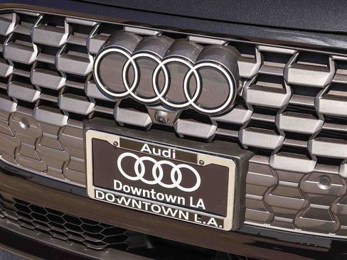 Used 2025 Audi Q5 Premium w/ Convenience Package AWD/4WD image 8