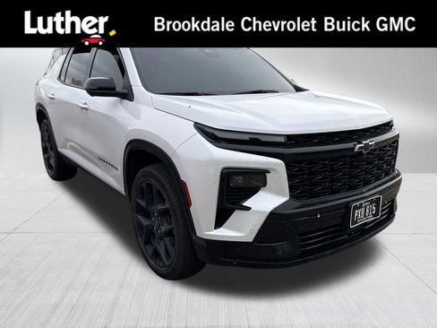 Used 2025 Chevrolet Traverse RS image 1