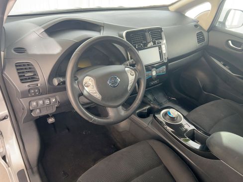Used 2016 Nissan Leaf SV image 4