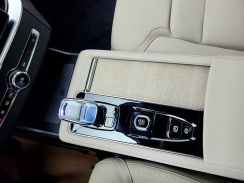 New 2026 Volvo XC90 T8 Plus w/ Protection Package AWD/4WD image 38