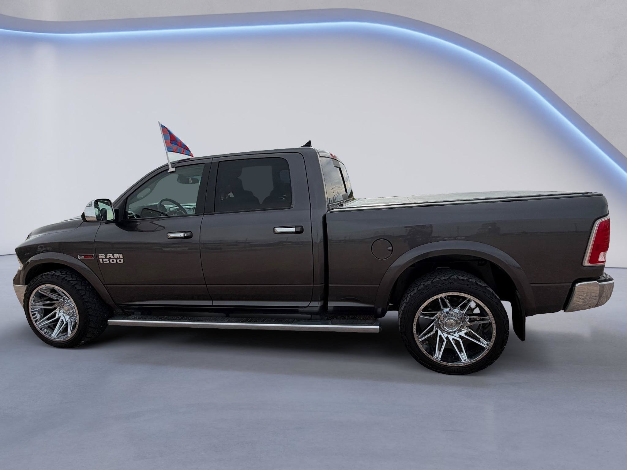 Used 2016 RAM 1500 Laramie w/ Convenience Group AWD/4WD image 8