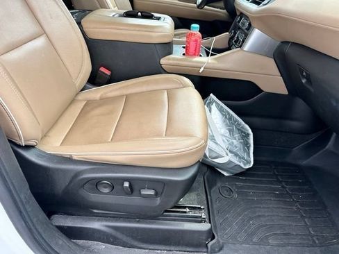 Used 2021 Chevrolet Tahoe Premier w/ Premium Package RWD image 11
