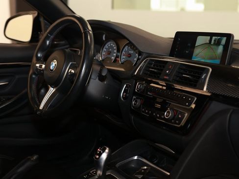 Used 2018 BMW M4 Convertible image 17