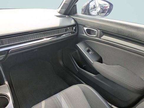 Used 2025 Honda Civic Sport image 15