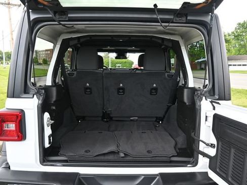 Used 2024 Jeep Wrangler Unlimited Rubicon AWD/4WD image 22