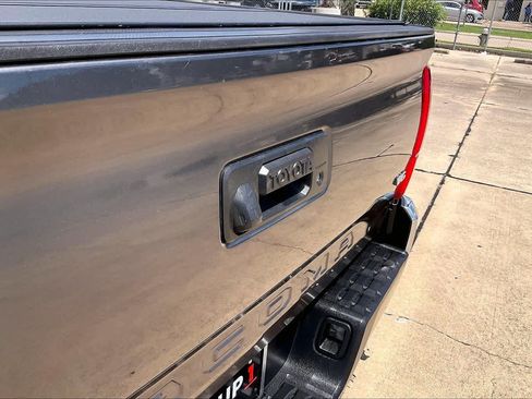 Used 2017 Toyota Tacoma SR5 w/ Tow Package RWD image 31