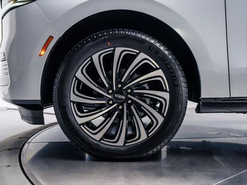 New 2026 Lincoln Navigator L Black Label AWD/4WD image 11