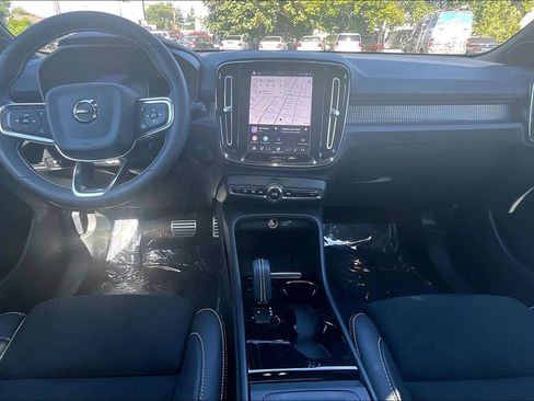 Used 2021 Volvo XC40 P8 Recharge w/ Advanced Package AWD/4WD image 16