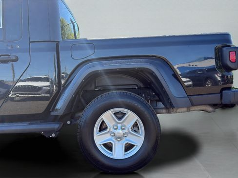 Used 2023 Jeep Gladiator Sport AWD/4WD image 27