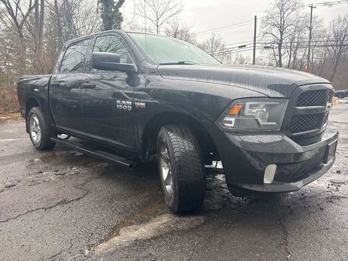 Used 2018 RAM 1500 Express w/ Express Value Package image 3