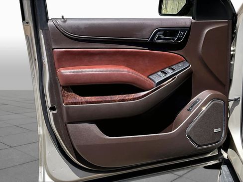 Used 2016 Chevrolet Suburban LTZ RWD image 24