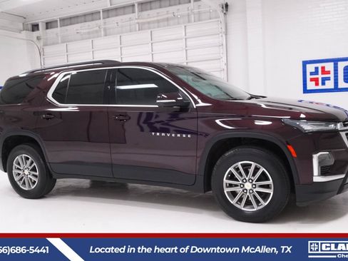 Used 2023 Chevrolet Traverse LT FWD image 4
