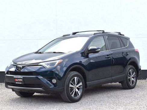 Used 2018 Toyota RAV4 XLE AWD/4WD image 8