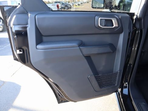 New 2025 Ford Bronco Badlands image 19