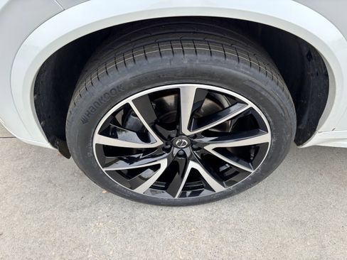 Used 2019 Volvo XC90 T6 Momentum w/ Protection Package Premier image 13