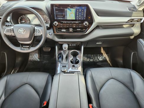 Used 2022 Toyota Highlander Platinum image 34