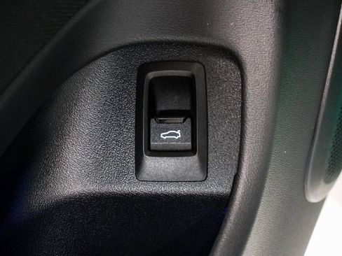 Used 2025 BMW M5 w/ Carbon Package image 37