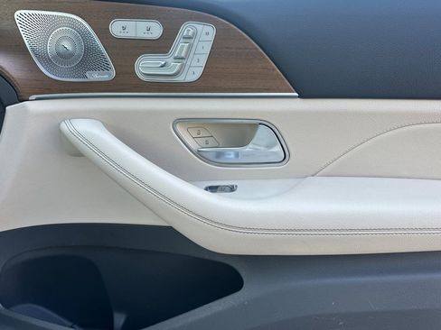 Used 2020 Mercedes-Benz GLS 450 4MATIC image 20
