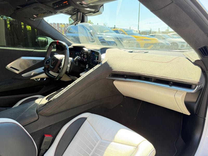 Used 2023 Chevrolet Corvette Stingray Premium Cpe w/ Z51 Performance Package RWD image 23