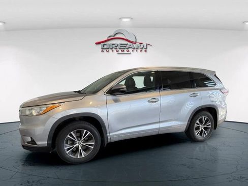 Used 2016 Toyota Highlander XLE image 19