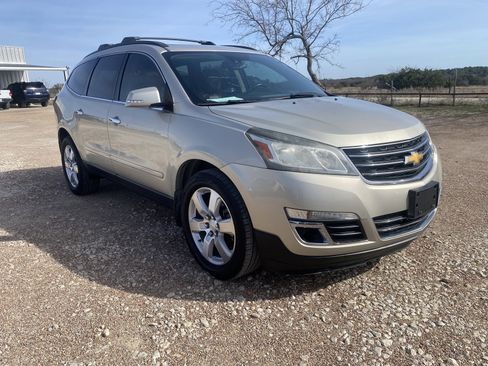 Used 2017 Chevrolet Traverse Premier image 3