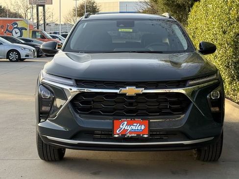 New 2026 Chevrolet Trax LT w/ Driver Confidence Package image 9