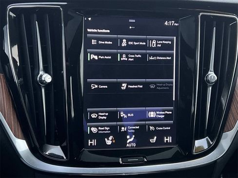 Used 2022 Volvo S60 B5 Momentum image 18