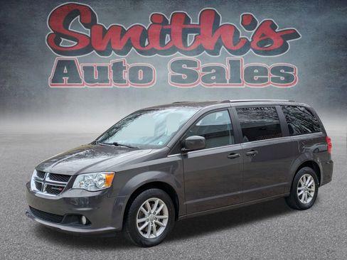 Used 2019 Dodge Grand Caravan SXT image 3