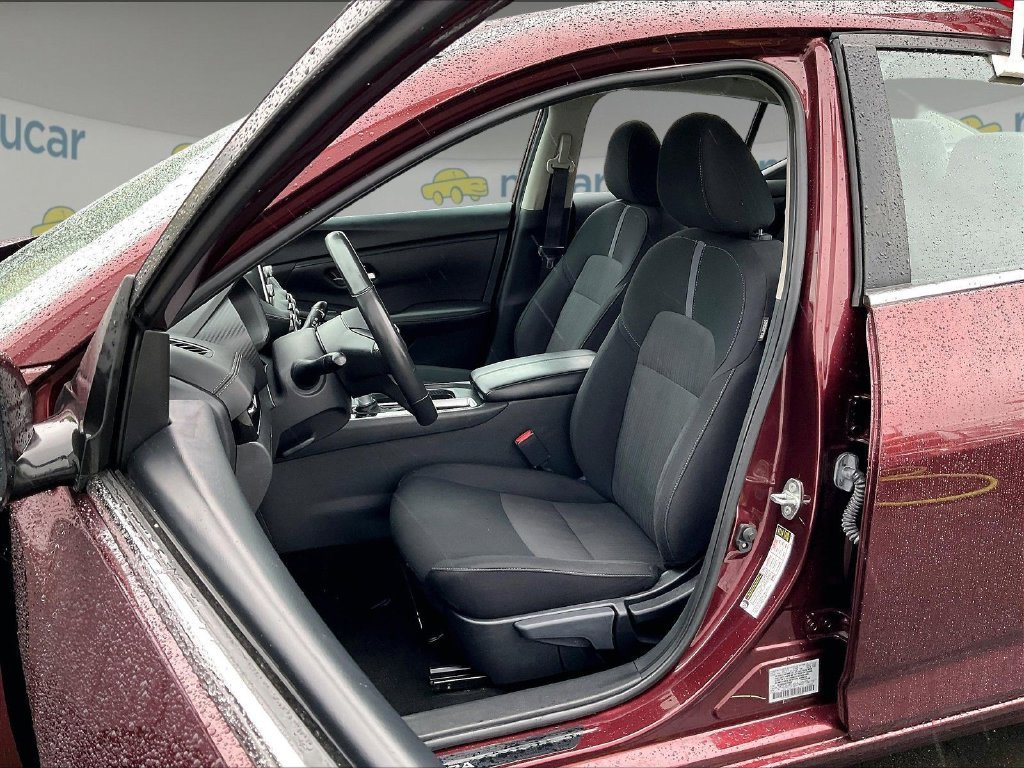 Used 2024 Nissan Sentra SV w/ All-Weather Package FWD image 10