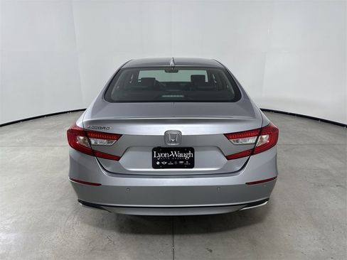 Used 2021 Honda Accord EX-L image 6