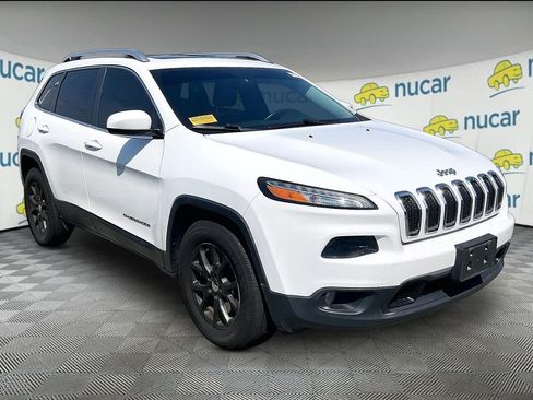 Used 2016 Jeep Cherokee Latitude w/ Comfort/Convenience Group AWD/4WD image 1