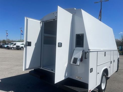 New 2027 Ford E-350 and Econoline 350 Super Duty w/ Power Equipment Group image 18