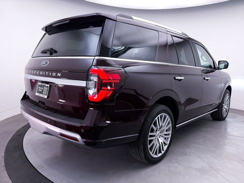 Used 2024 Ford Expedition Platinum AWD/4WD image 16