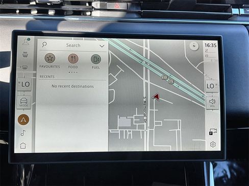 Used 2025 Land Rover Range Rover Sport image 24