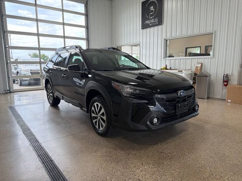 Used 2023 Subaru Outback Premium AWD/4WD image 7