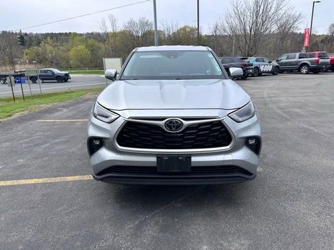 Used 2022 Toyota Highlander LE AWD/4WD image 8