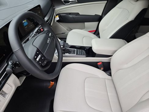 New 2026 Kia Sportage EX FWD image 10