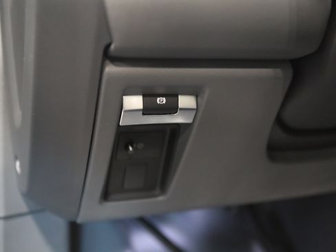 Used 2023 Land Rover Defender 110 X-Dynamic SE AWD/4WD image 19
