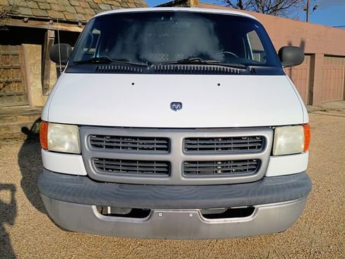 Used 2002 Dodge B3500 image 3