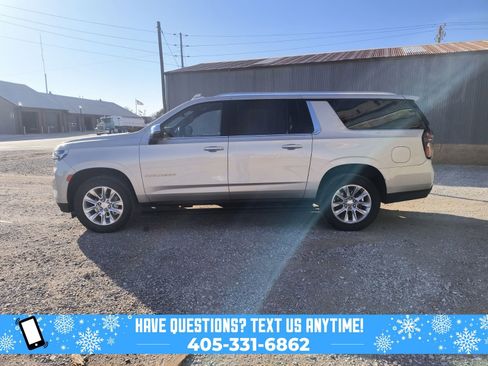 Used 2023 Chevrolet Suburban Premier image 6