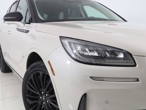 Used 2023 Lincoln Corsair Standard w/ Equipment Group 101A image 17