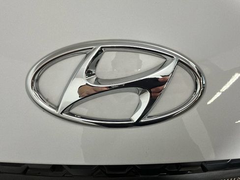 Certified 2023 Hyundai Kona SEL w/ Convenience Package AWD/4WD image 10