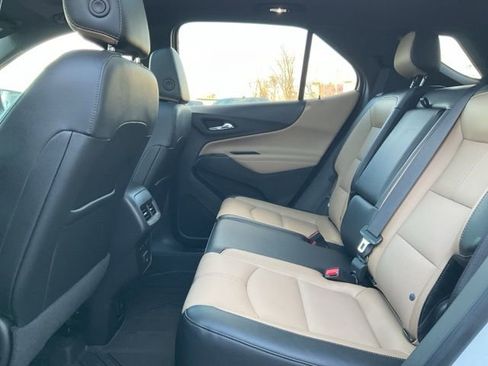 Used 2023 Chevrolet Equinox Premier AWD/4WD image 9