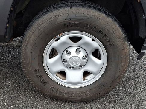 Used 2020 Toyota Tacoma SR image 11